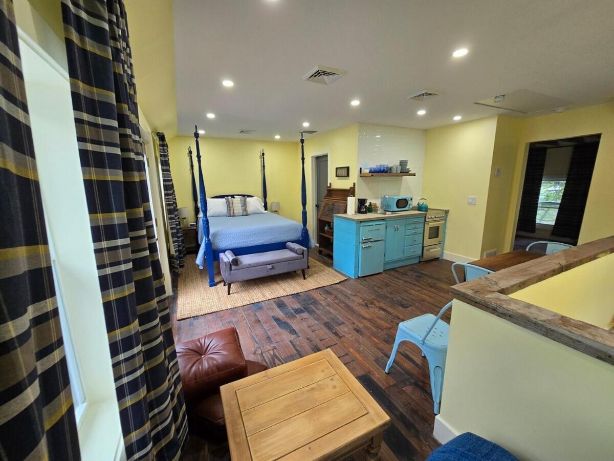 Heritage Trail Farmhouse New Hampton Room photo