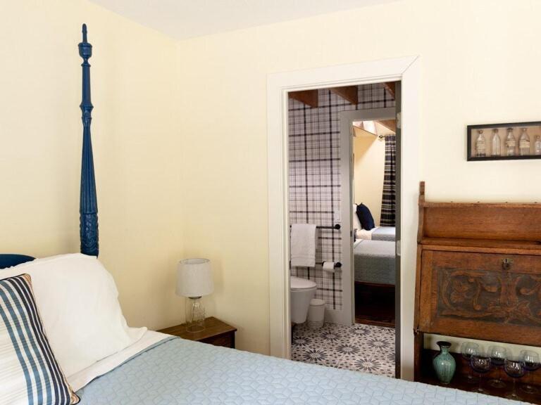 Heritage Trail Farmhouse New Hampton Room photo