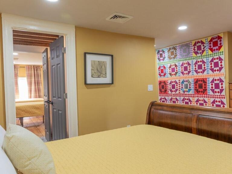 Heritage Trail Farmhouse New Hampton Room photo